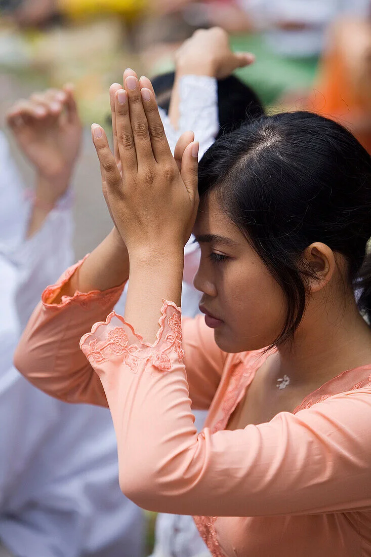 student-praying